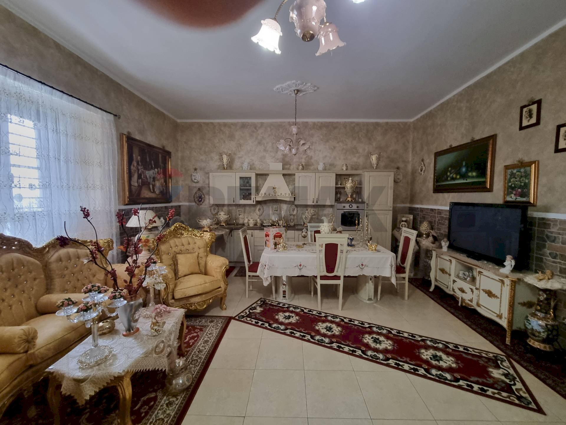 Sala da pranzo - Villa CONTRADA PATELLINA
 
snc, Paterno - photo 1