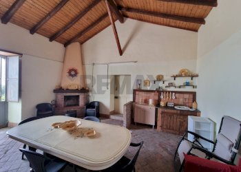 Sala da pranzo - Villa CONTRADA PATELLINA
 
snc, Paterno - photo 5