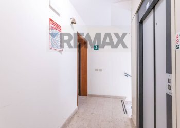 Hall / corridoio - Four-room apartment Via Mercadante
 
1, Lentini - photo 5