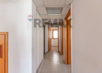 Hall / corridoio - Four-room apartment Via Mercadante
 
1, Lentini - photo 17