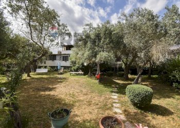 Giardino - Villa Via delle Gardenie
 
16, Valverde - photo 1