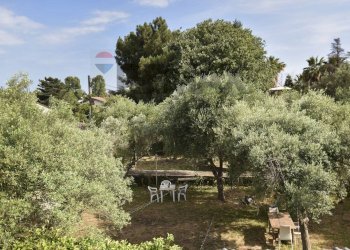 Giardino - Villa Via delle Gardenie
 
16, Valverde - photo 35