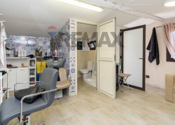 Ufficio - Villa Via delle Gardenie
 
16, Valverde - photo 38