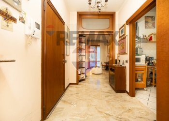 Hall / corridoio - Two-room apartment Via Gramsci
16, Cassina de' Pecchi - photo 7