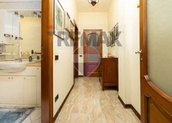 Hall / corridoio - Two-room apartment Via Gramsci
16, Cassina de' Pecchi - photo 8
