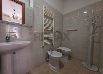 Bagno - Trilocale via degli etruschi
 
7, Sabaudia - foto 19