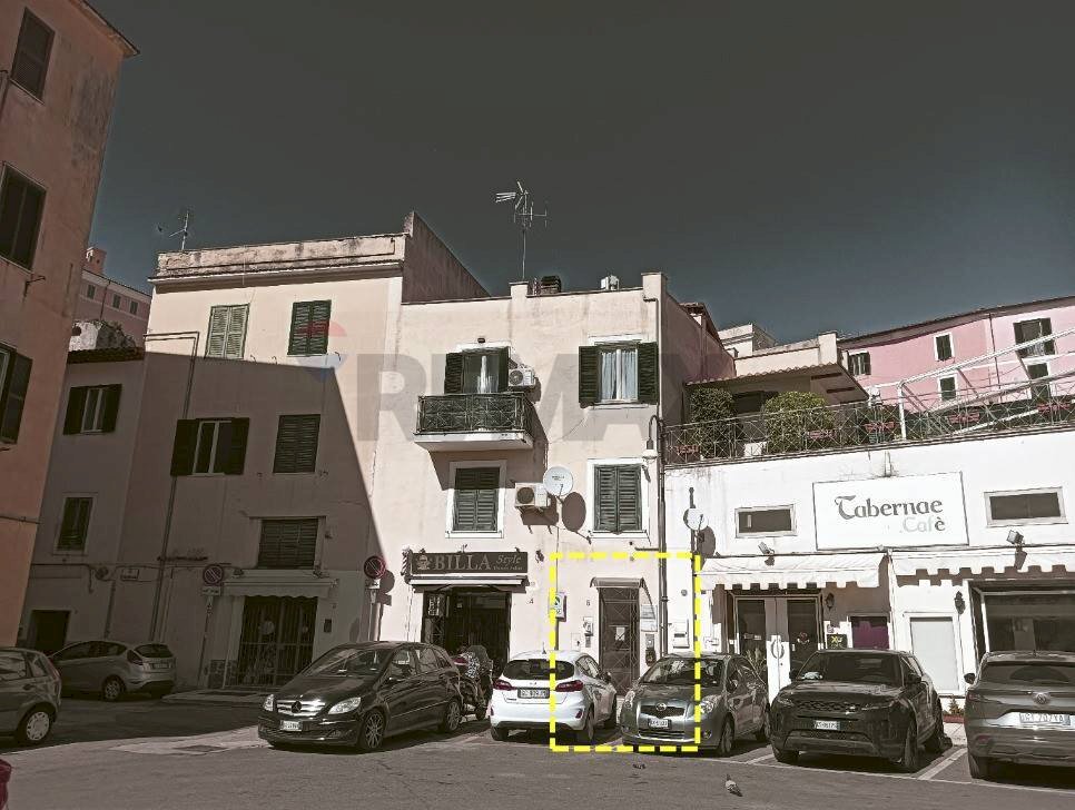 Edificio all\'aperto - Appartamento PIAZZA FONTANA VECCHIA
 
5, Terracina - foto 1