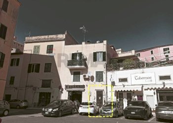 Edificio all\'aperto - Appartamento PIAZZA FONTANA VECCHIA
 
5, Terracina - foto 1