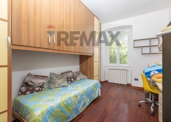 Camera / camera da letto - Three-room apartment Via San Marco
47, Trieste - photo 4
