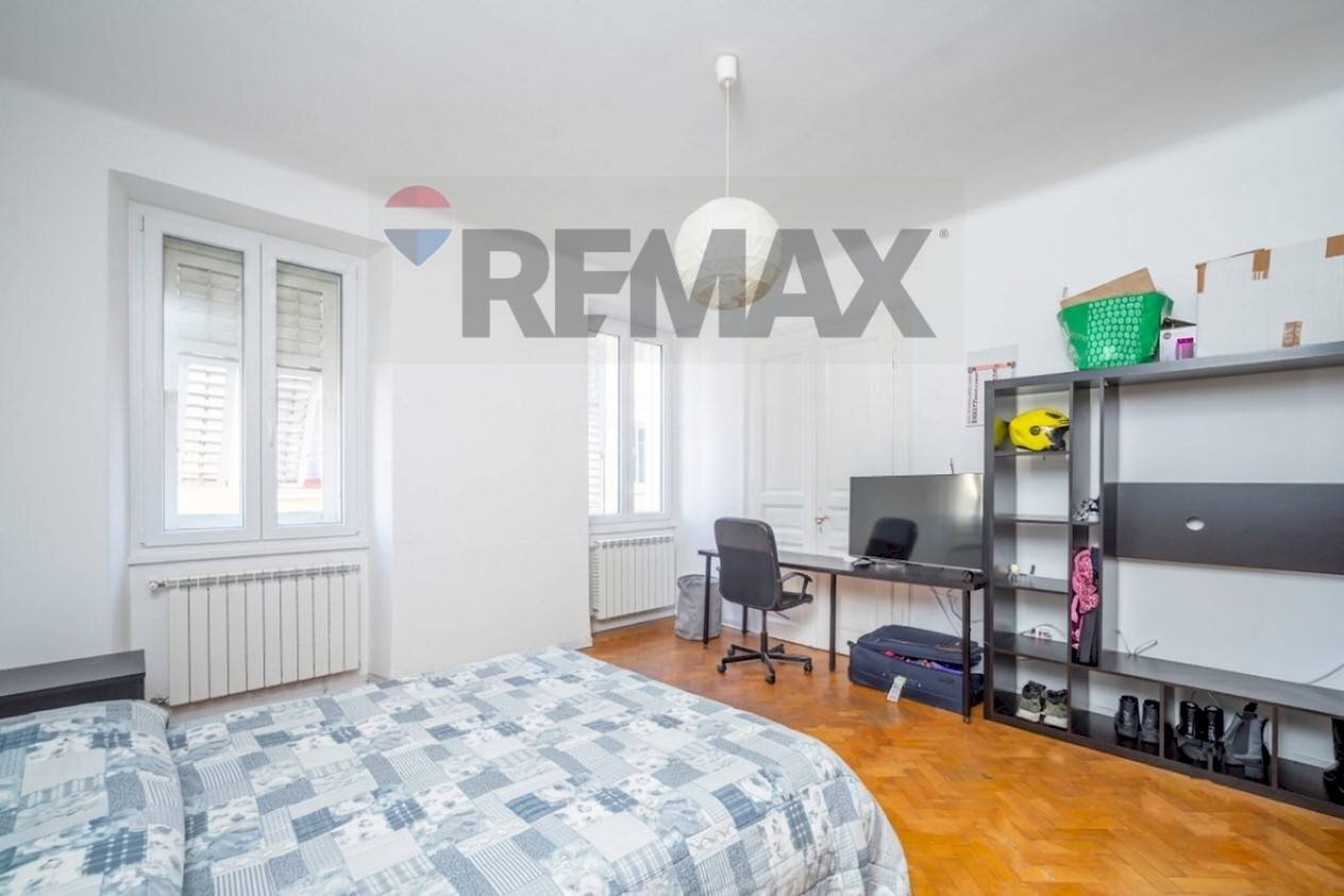 Camera / camera da letto - Four-room apartment Via Della Madonnina
11, Trieste - photo 2