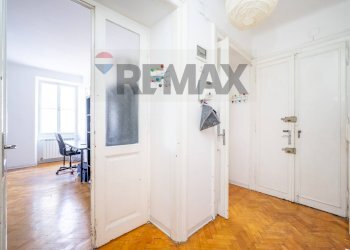 Hall / corridoio - Four-room apartment Via Della Madonnina
 
11, Trieste - photo 5
