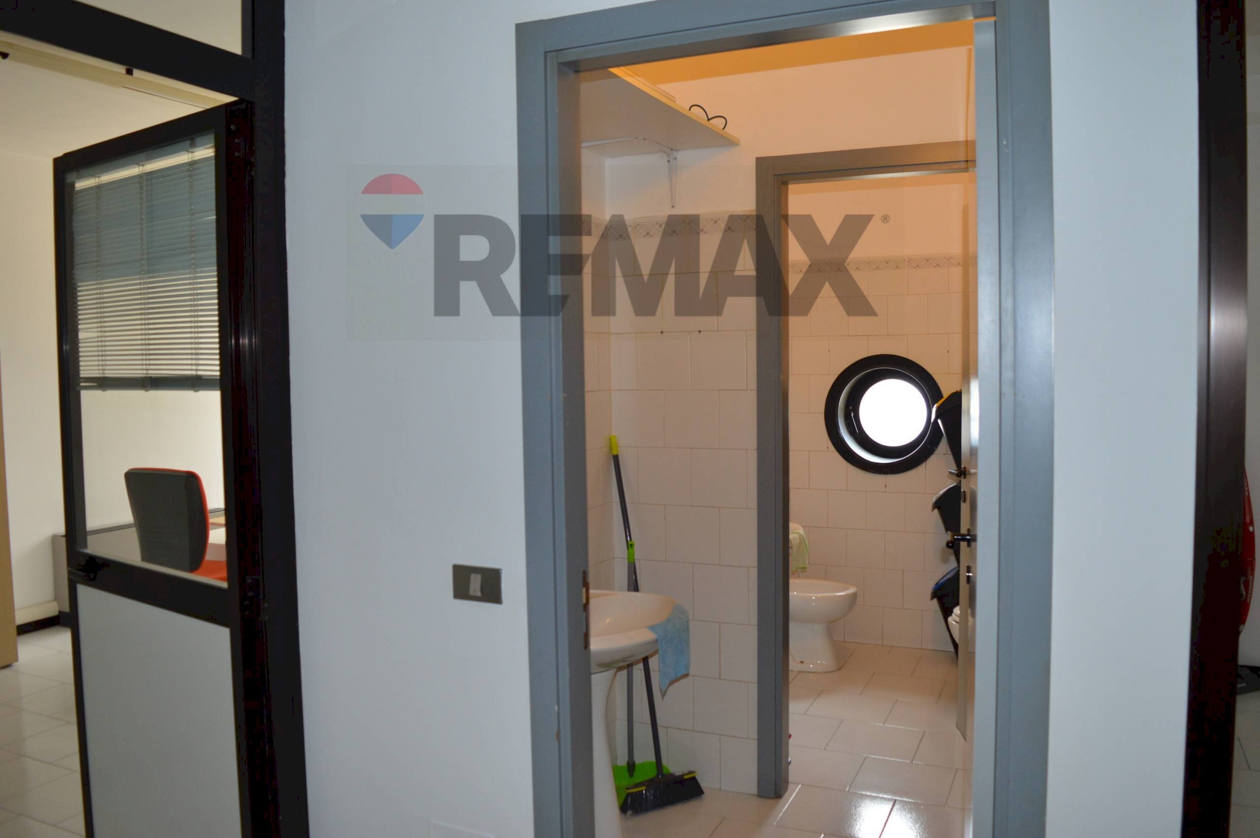 Hall / corridoio - Ufficio G.Dottori
 
85, Perugia - foto 1