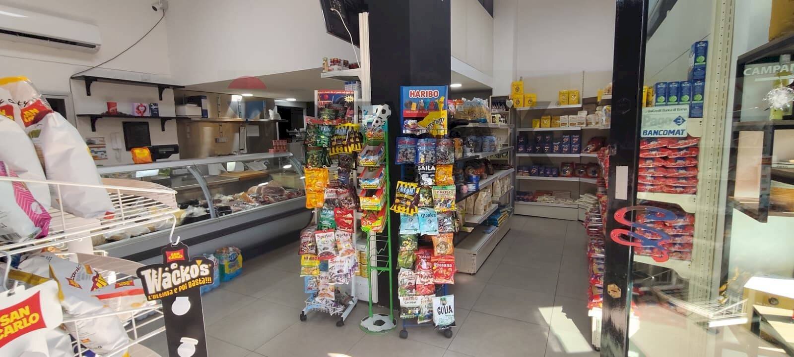Dispensa di stoccaggio - Attività Commerciale Via Giuseppe torre
1, Pagani - foto 2
