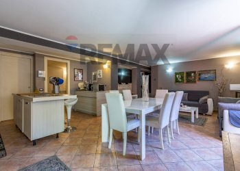 Sala da pranzo - Casa semi indipendente VIA ACHILLE GRANDI
 
4, Cantù - foto 27