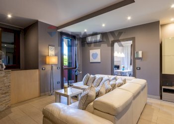 Soggiorno - Casa semi indipendente VIA ACHILLE GRANDI
 
4, Cantù - foto 44