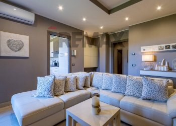 Soggiorno - Casa semi indipendente VIA ACHILLE GRANDI
 
4, Cantù - foto 45