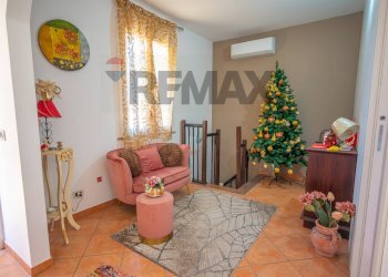 Soggiorno - Villa a Schiera Contura inferiore
 
69, Savoca - foto 14