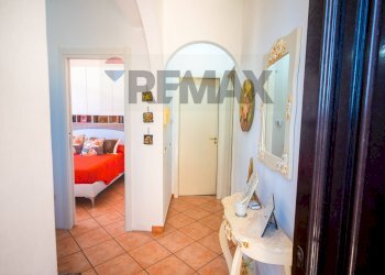 Hall / corridoio - Villa a Schiera Contura inferiore
 
69, Savoca - foto 15