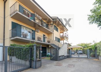 Edificio all\'aperto - Villa a Schiera Via mazzaglia
 
27, Aci Catena - foto 1