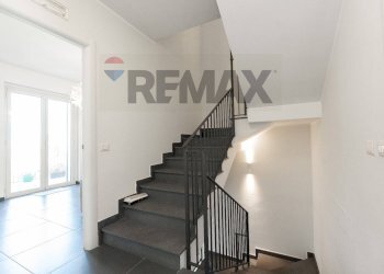 Scale - Villa a Schiera Via mazzaglia
 
27, Aci Catena - foto 16