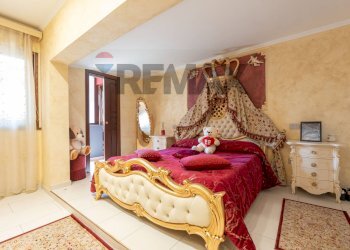 Camera / camera da letto - Villa Stradale Cravone
 
103, Catania - photo 15