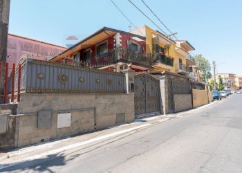 Edificio all\'aperto - Villa Stradale Cravone
 
103, Catania - photo 54