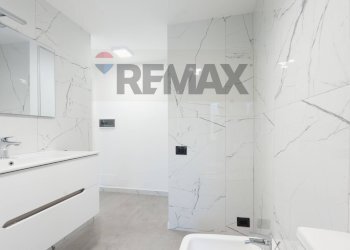 Bagno - Appartamento Via Eleonora D'angio'
 
59, Catania - foto 6