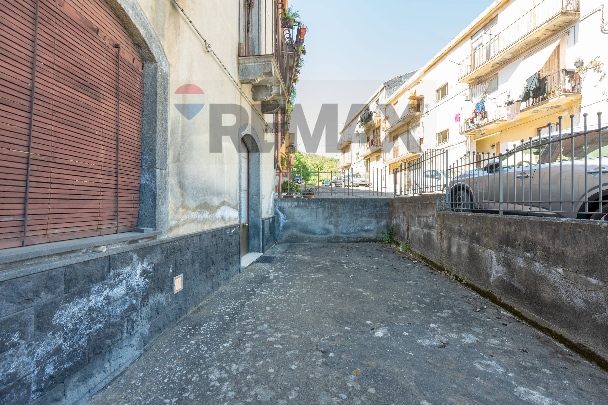 Edificio all\'aperto - Casa indipendente via piano fiera
7-11, Castiglione di Sicilia - foto 2