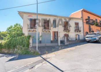 Edificio all\'aperto - Casa indipendente via piano fiera
 
7-11, Castiglione di Sicilia - foto 1