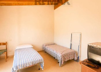 Camera / camera da letto - Casa indipendente CONTRADA TRE FONTANE
 
SNC, Militello Rosmarino - foto 12