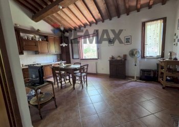 Sala da pranzo - Four-room apartment Via del Castelluccio
 
9, Monteverdi Marittimo - photo 12