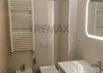 Bagno - Three-room apartment VIA CESARE BATTISTI
 
35, San Donato Milanese - photo 11