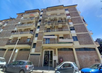 Edificio all\'aperto - Apartment Viale Beneduce
 
2, Caserta - photo 1