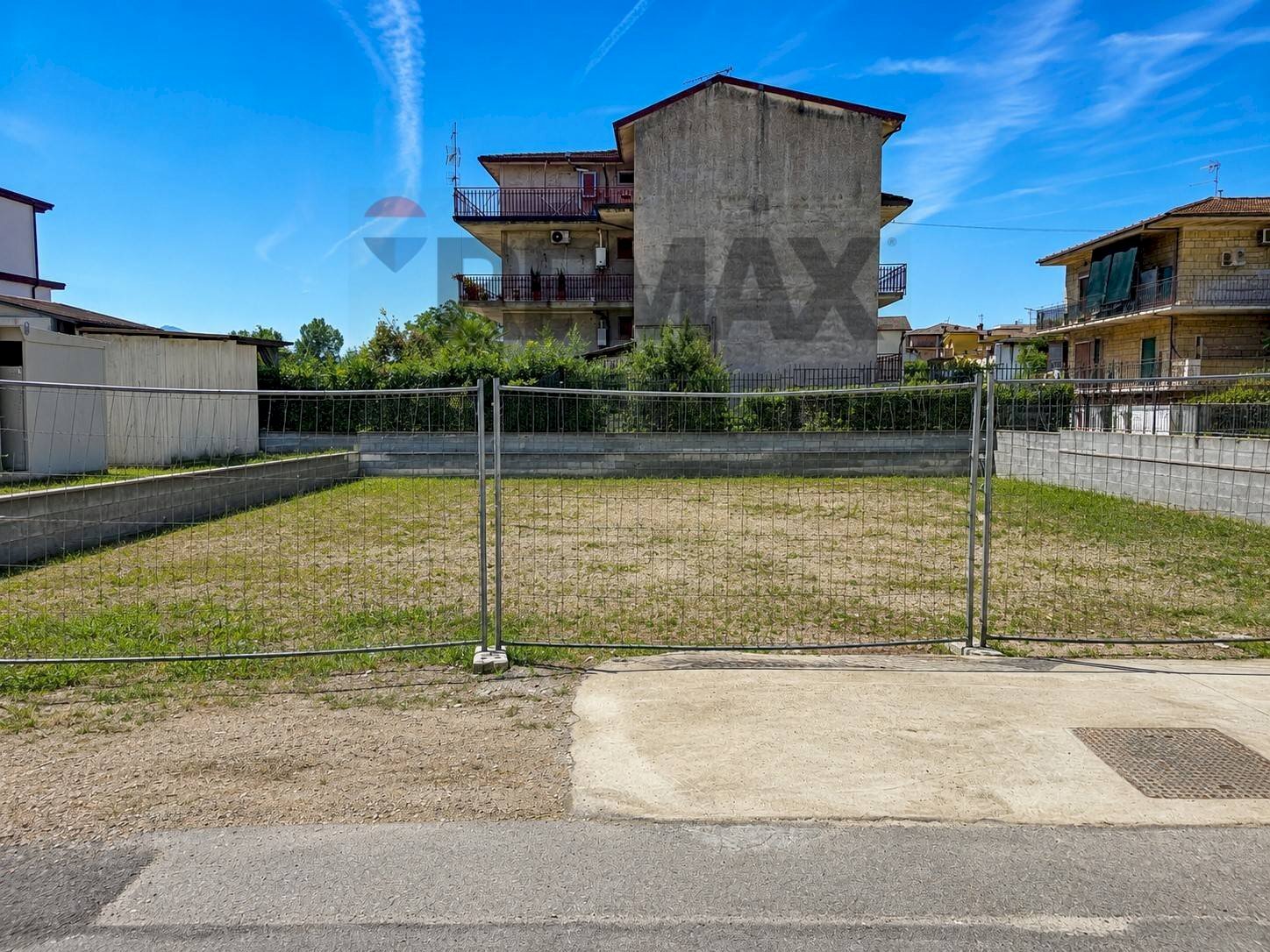 Edificio all\'aperto - Terreno edificabile via E. FERMI
SNC, Vairano Patenora - foto 2