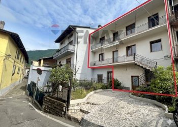 Edificio all\'aperto - Casa indipendente via Partigiani
 
1, Endine Gaiano - foto 1