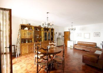 Sala da pranzo - Trilocale via Colle gallo
 
14, Albino - foto 8