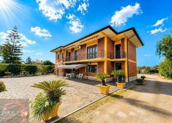 Foto 1 - Villa Via Pontina, Km 80, Latina - photo 1