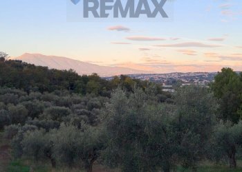 Vista delle montagne - Terreno agricolo (A125) Bivio Via Pizzotondo e Terrabianca
A125, Alba Adriatica - foto 8
