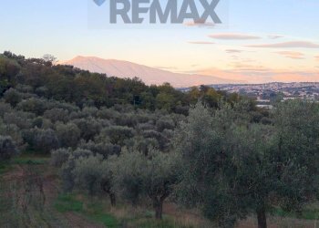 Vista delle montagne - Terreno agricolo (A125) Bivio Via Pizzotondo e Terrabianca
A125, Alba Adriatica - foto 9