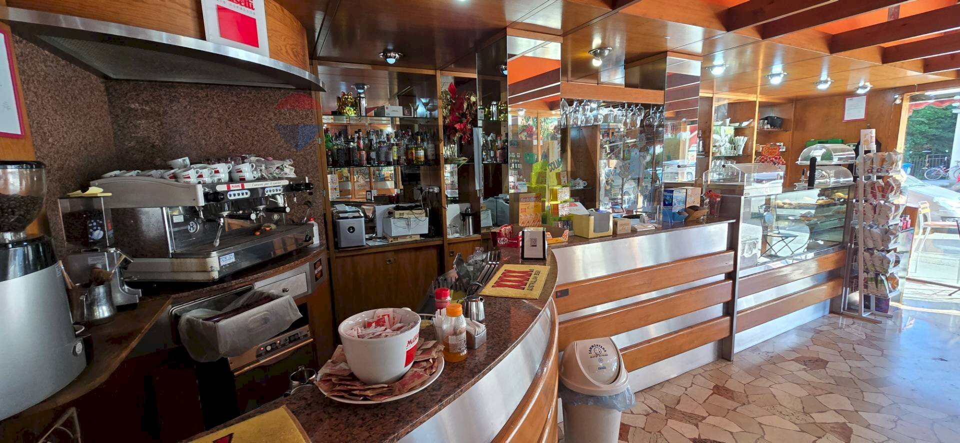 Dispensa di stoccaggio - Bar Tavola Calda - Fredda Via Eridania
 
251, Occhiobello - foto 1
