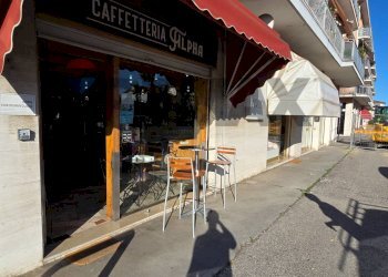 Edificio all\'aperto - Bar Tavola Calda - Fredda Via Eridania
 
251, Occhiobello - foto 6
