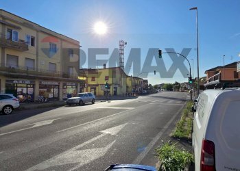 Edificio all\'aperto - Bar Tavola Calda - Fredda Via Eridania
 
251, Occhiobello - foto 10