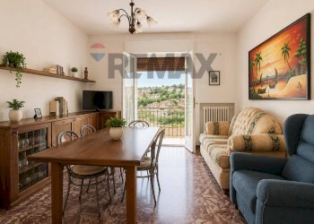 Sala da pranzo - Apartment Alcide de Gasperi
 
25, Agugliano - photo 1