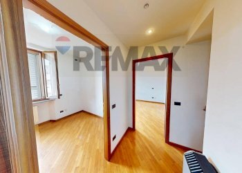 Hall / corridoio - Three-room apartment VIA FABIO FILZI
 
10, Pavia - photo 34
