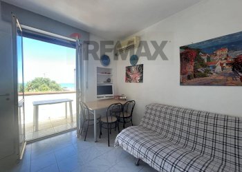 Sala da pranzo - Bilocale Località Santa Barbara
 
22, Rodi Garganico - foto 2