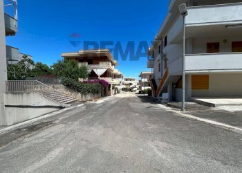 Edificio all\'aperto - Bilocale Localtà santa barbara
 
snc, Rodi Garganico - foto 16