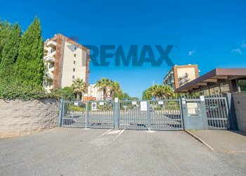 Edificio all\'aperto - Bilocale Via Capo Dell'argentiera
46, Roma - foto 41