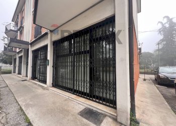 Edificio all\'aperto - Negozio via Luneo
14A, Spinea - foto 4