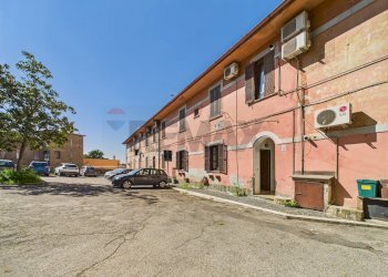 Edificio all\'aperto - Two-room apartment Piazza Pietro Cammerinesi
 
6, Formello - photo 1