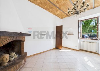 Soggiorno - Two-room apartment Piazza Pietro Cammerinesi
 
6, Formello - photo 6